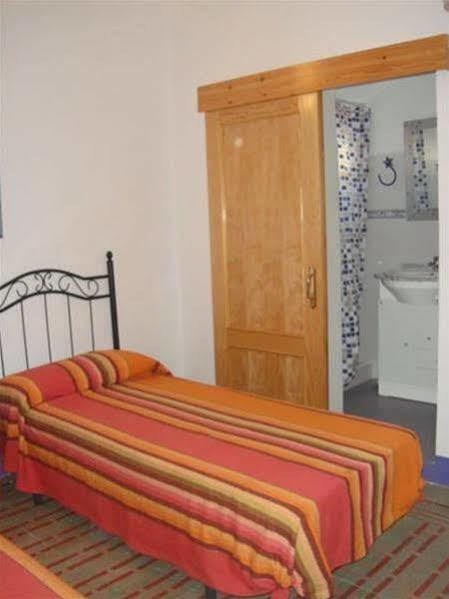 Hostal Villa Mercedes Chipiona Exterior photo
